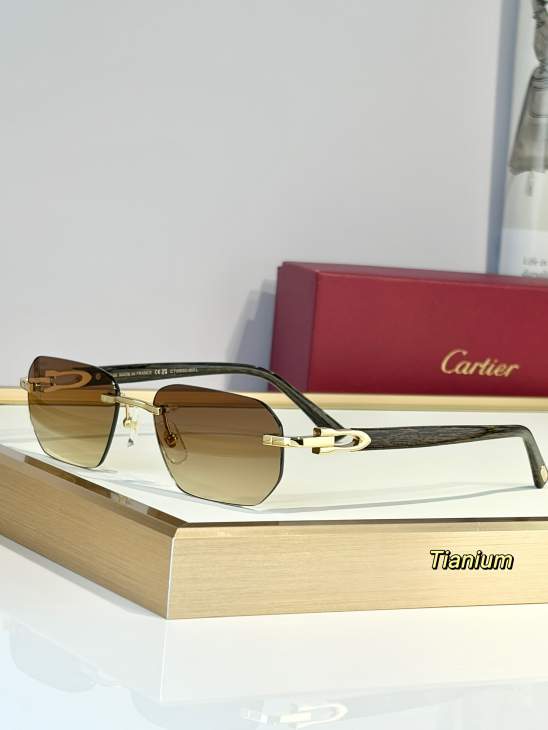 Picture of Cartier Sunglasses _SKUfw79722056fw